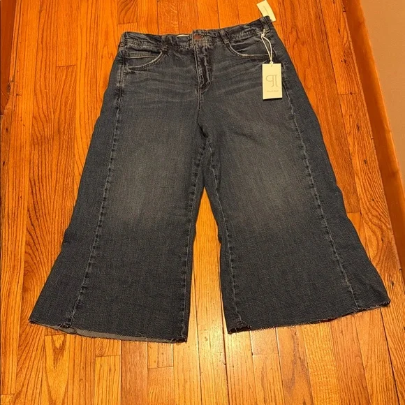 Pilcro Dark Blue Flare Jeans NWT - See Measurements! - Picture 6 of 9